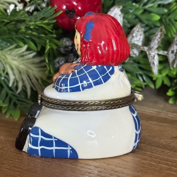 Rare Vintage Raggedy Ann Porcelain Trinket Box - Picture 8 of 10